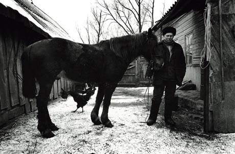 Art Impression ナジェージダ 希望 本橋成一 写真 展 アレクセイと泉 ナージャの村 無限抱擁 生命の旋律 展覧会 ロシア国立図書館 ニコライ